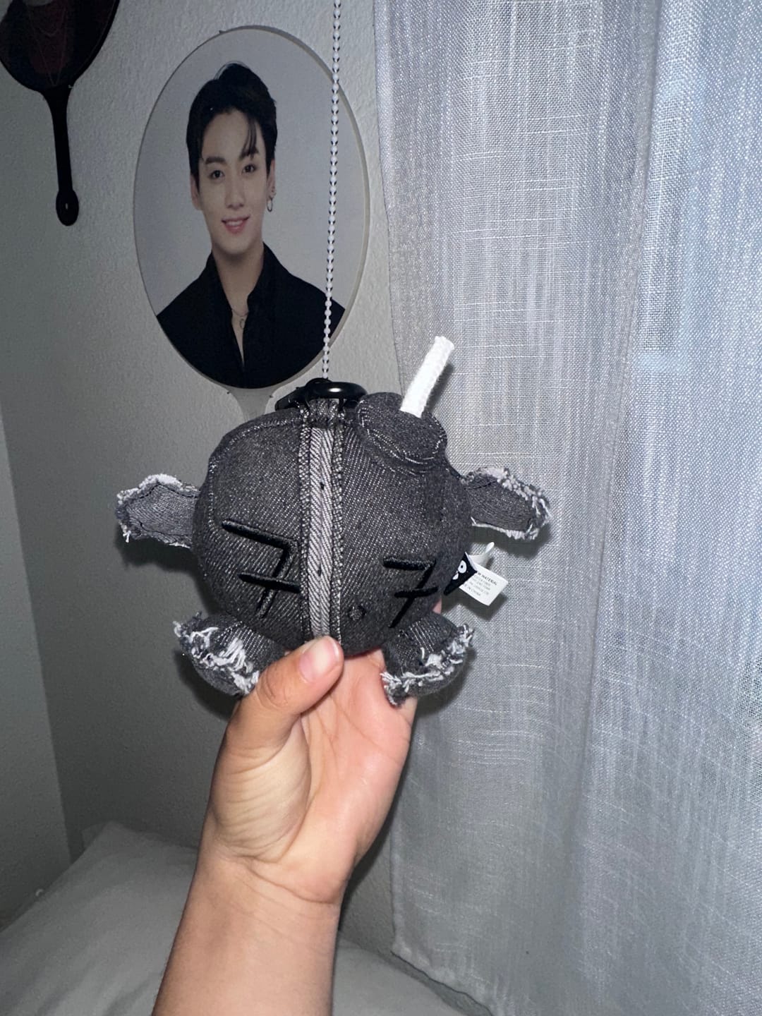 Customer photo review of BTS - ARIRANG WORLD TOUR OFFICIAL MD ARMY BOMB PLUSH KEYRING