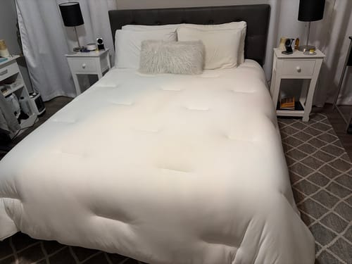 Customer photo review of MarshMellow Comforter