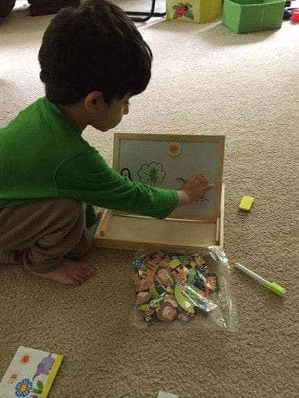 Customer photo review of Zeichentafel Kinder 2in1 | Magnettafel und Kreidetafel