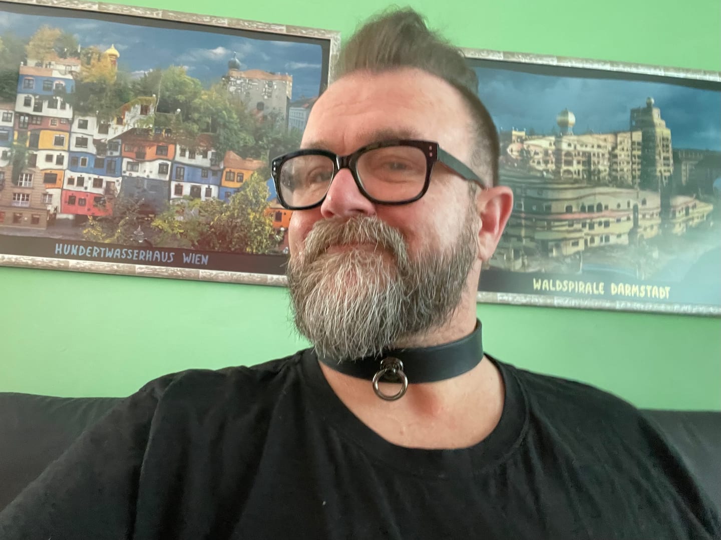 Customer photo review of SiaLinda: Halsband Buddy schwarz 30mm Rindersoftleder, 2 Längen, pur oder mit O-Ring