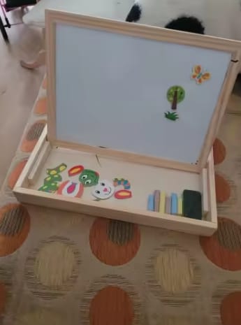 Customer photo review of Zeichentafel Kinder 2in1 | Magnettafel und Kreidetafel
