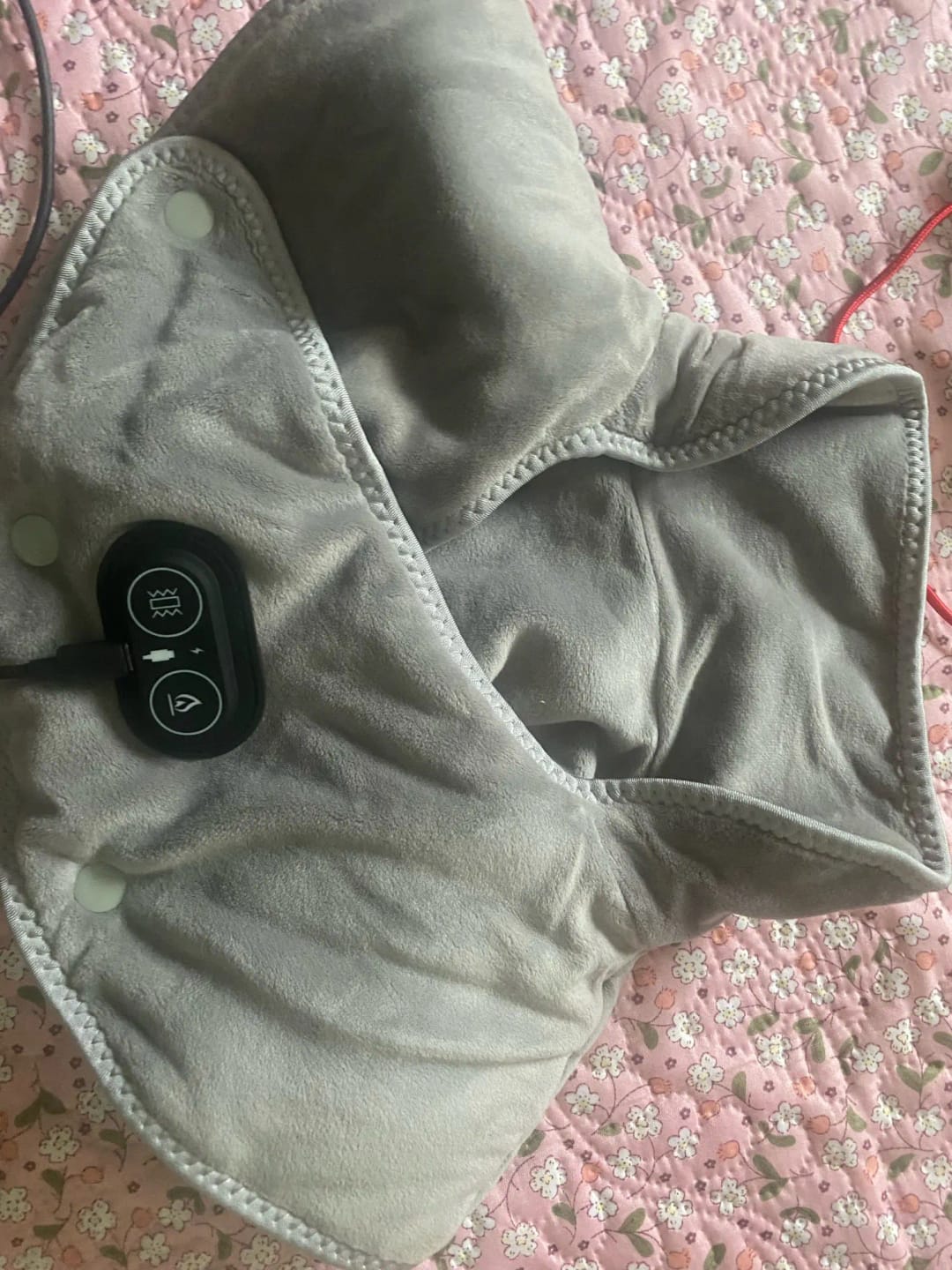 Customer photo review of Collier Cervical Chauffant Massant Électrique