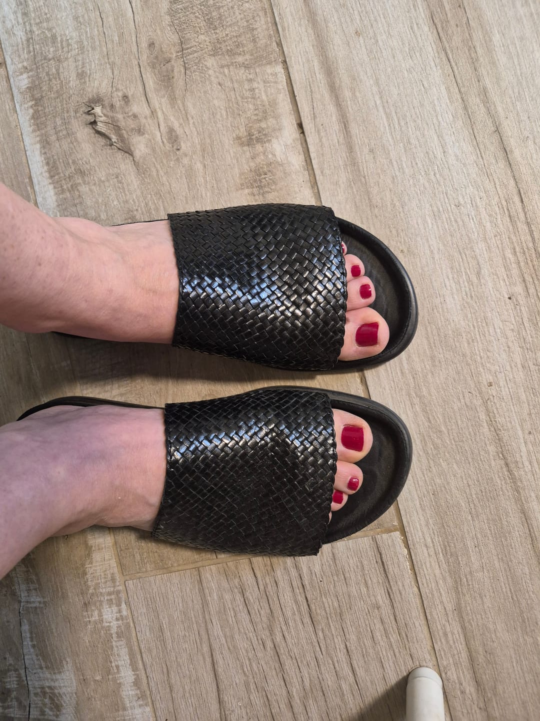 Customer photo review of כפכפי סלייד לנשים Vagabond Effie