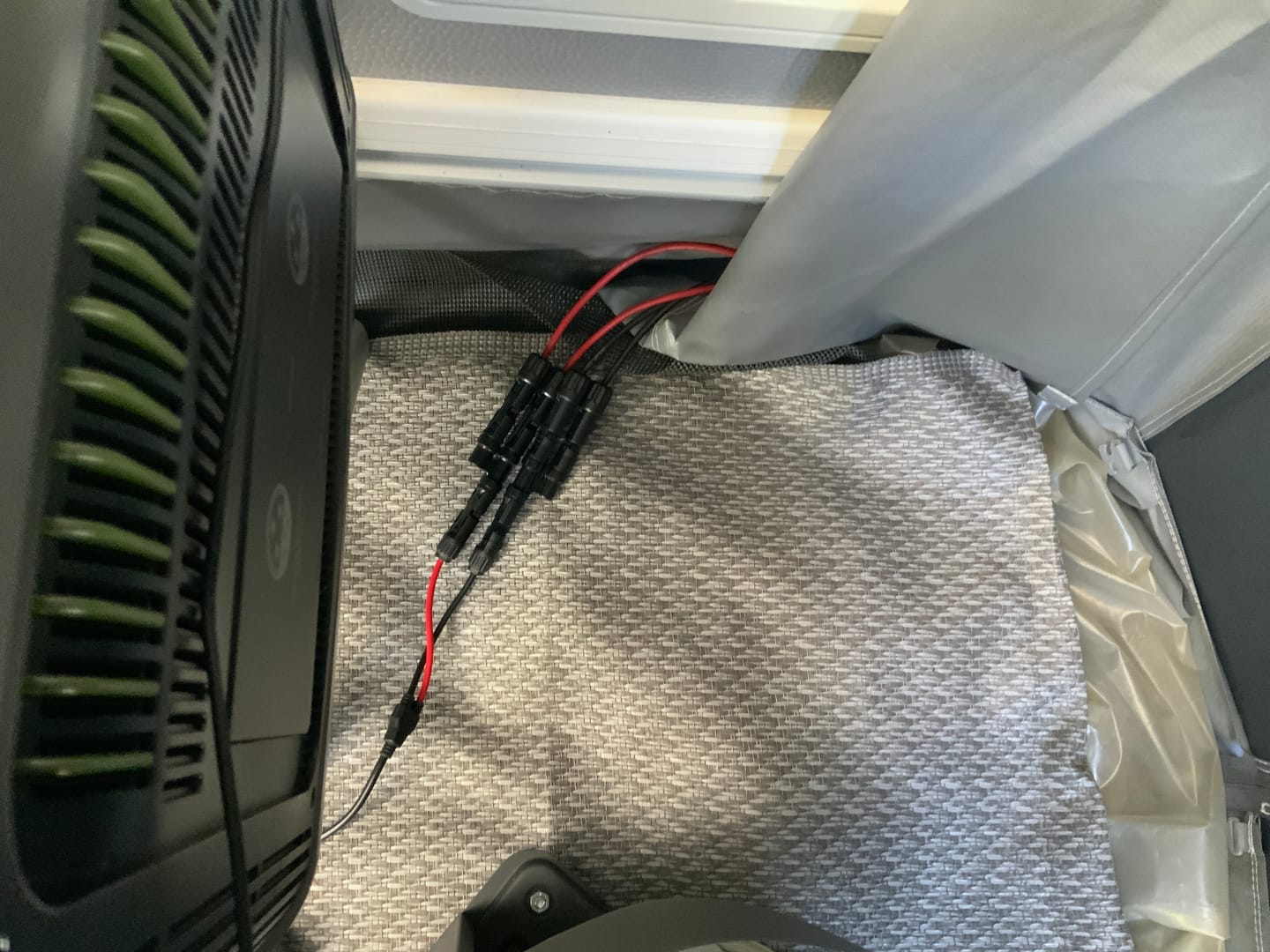 Customer photo review of ALLPOWERS Branch Y type Solar Connectors