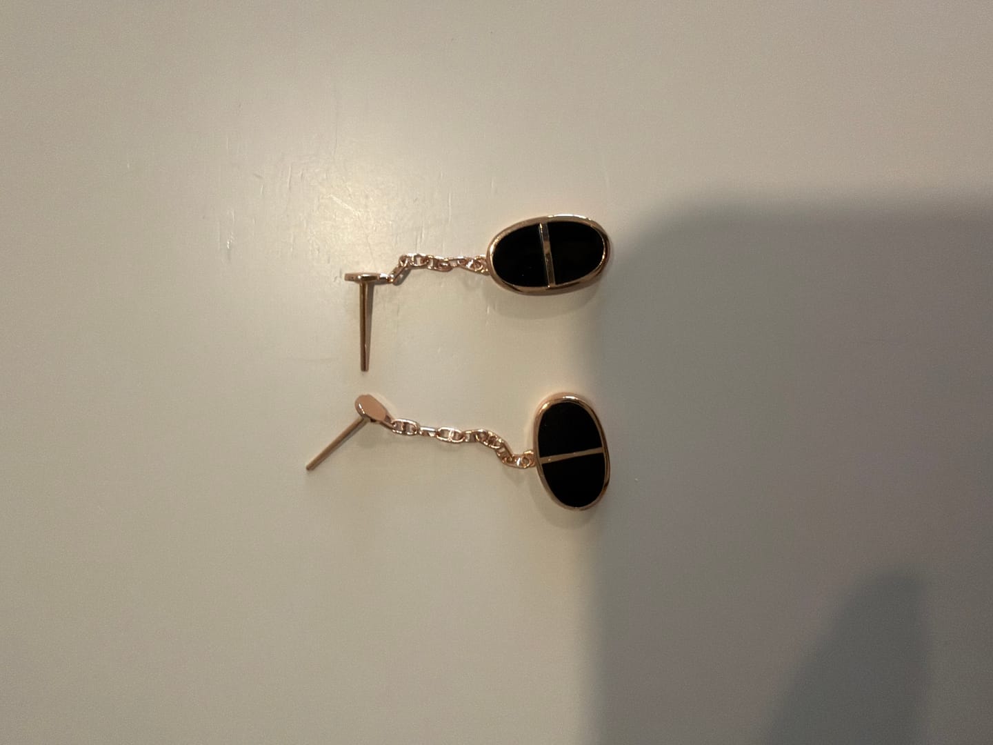Customer photo review of CHAINE VERSO BLACK CERAMIC EARRINGS