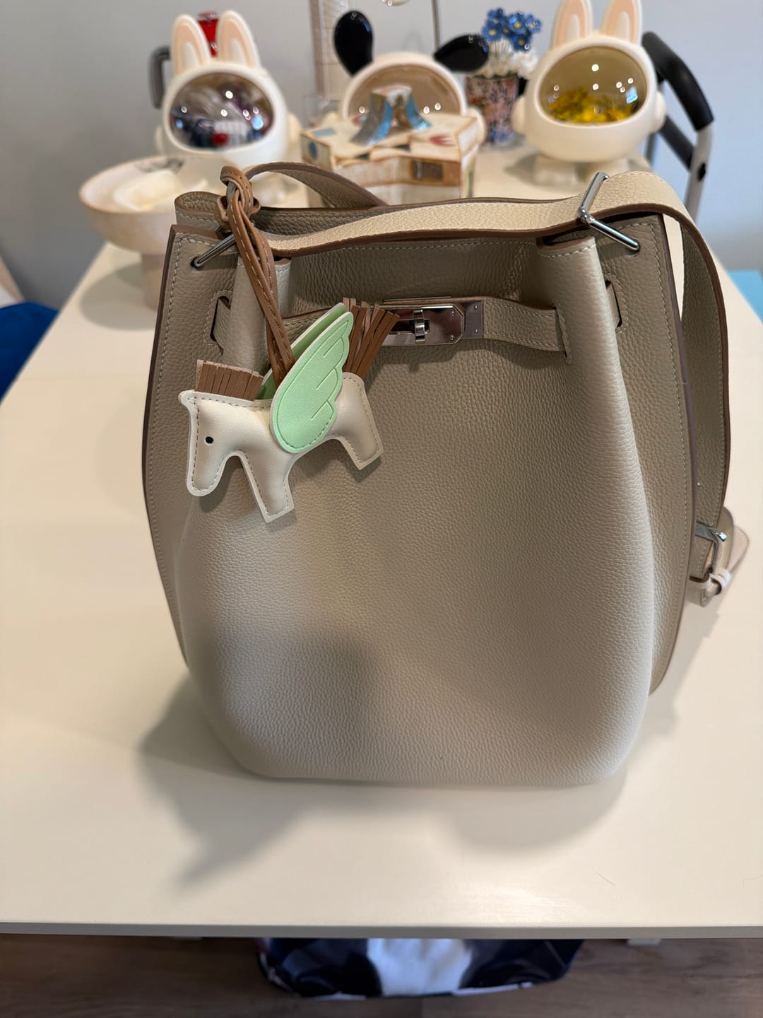 Customer photo review of HM So Kelly Shoulder Bag 22cm Ivory Cowhide 284526
