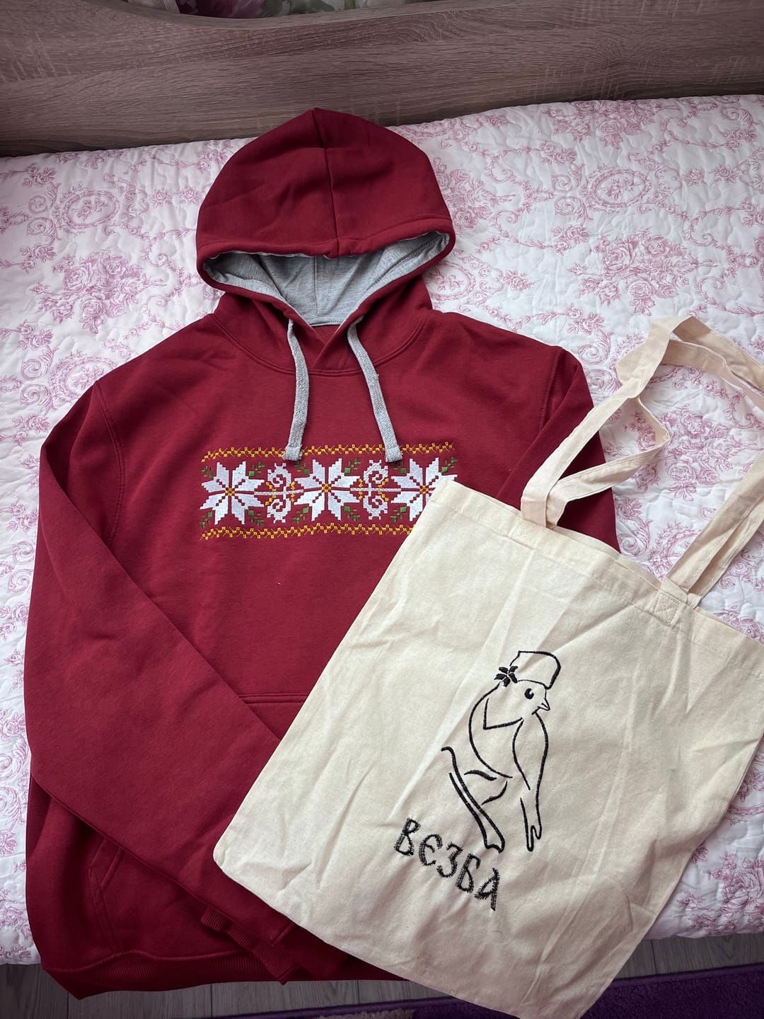 Customer photo review of Мъжка блуза с качулка "Капанска"