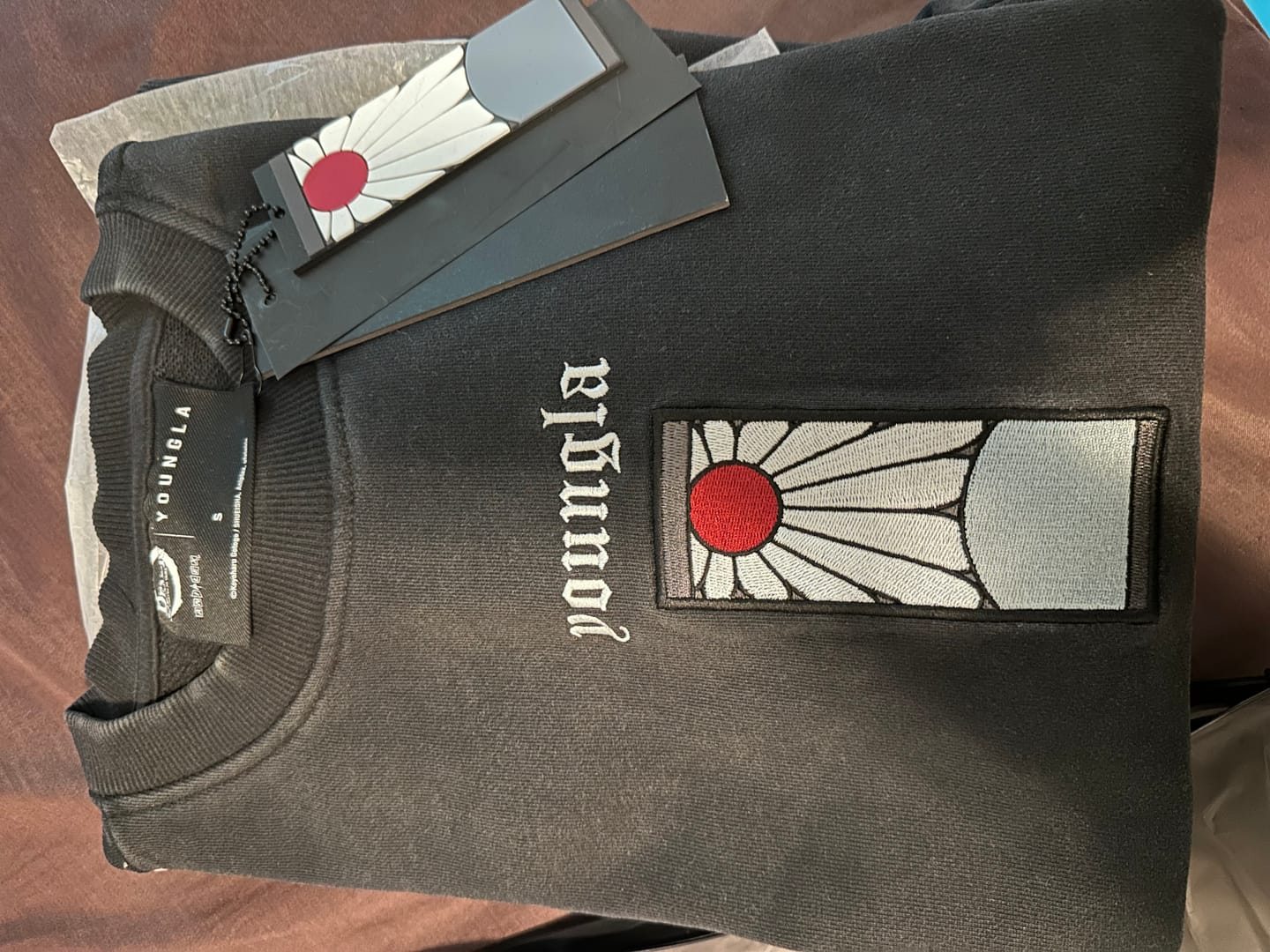 Customer photo review of 5196 - Demon Slayer: Kimetsu no Yaiba - Crewnecks