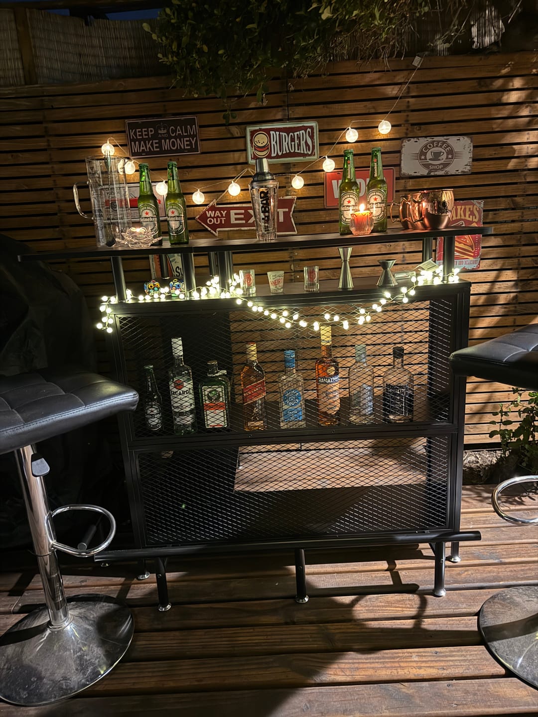 Customer photo review of Mueble Home Bar Metal En L Con Portacopas