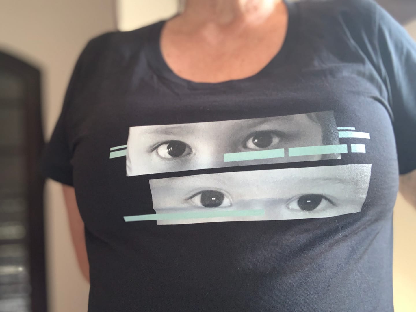 Customer photo review of Camiseta Personalizada OLHARES DOS FILHOS - Algodão Peruano
