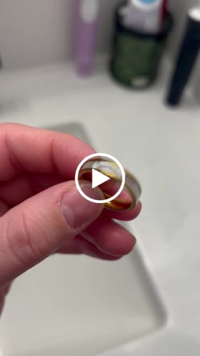 Customer video review of Ivory Pearl Gold Ring
