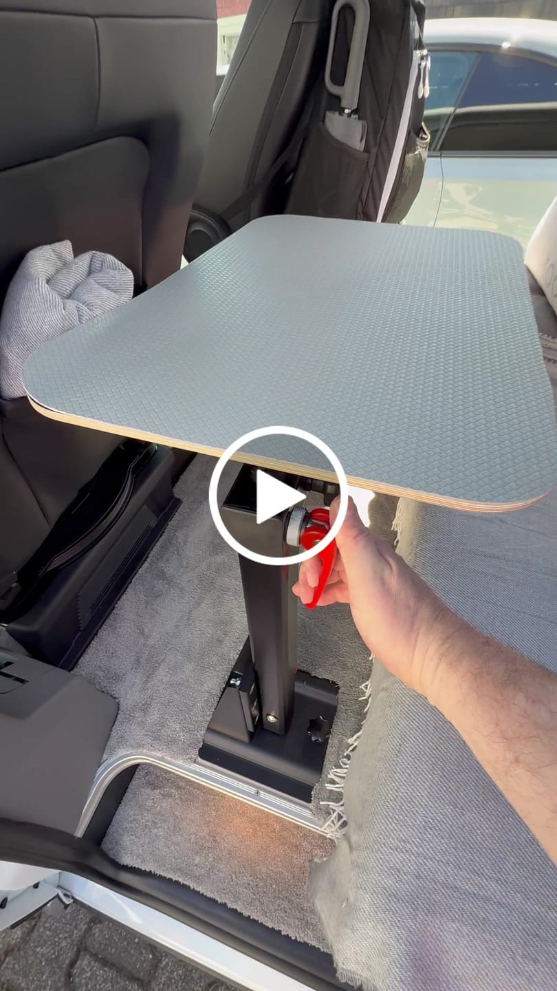Customer video review of Tisch passend für alle Bodenschienen und Bodenplatte - klappbar, faltbar und schwenkbar - Büro und Camping im Van