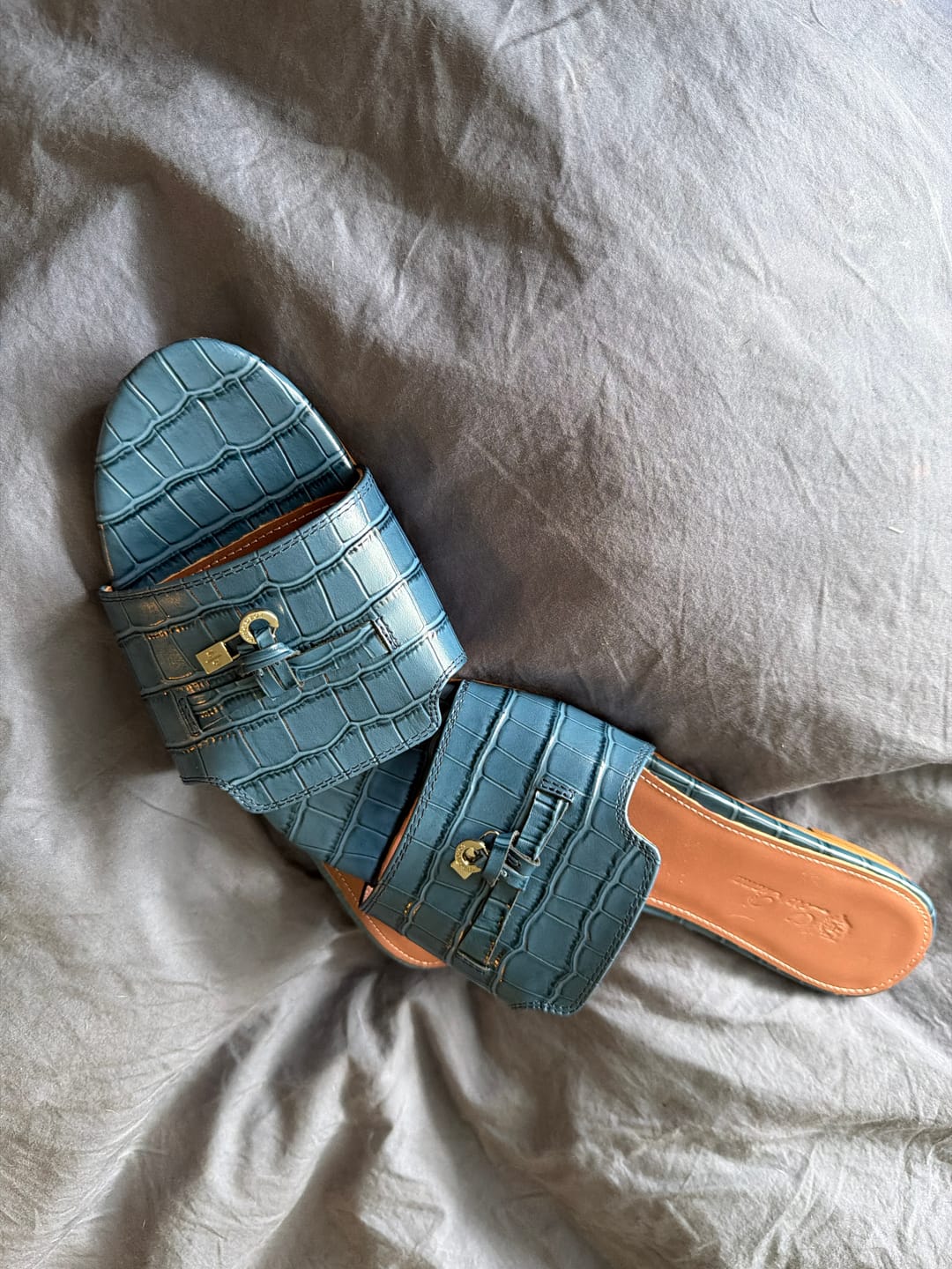 Customer photo review of Summer Charms Sandals Mule Blue Crocodile Pattern Pink Lambskin