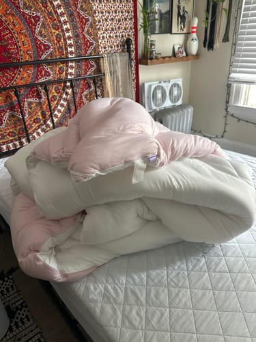 Customer photo review of MarshMellow Comforter