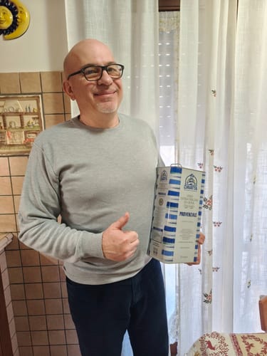 Customer photo review of Olio di Oliva che non pizzica in gola Latta da 5 litri  in offerta