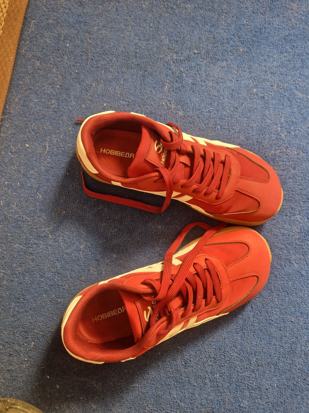 Customer photo review of Sedge - Wide Toe Sneakers