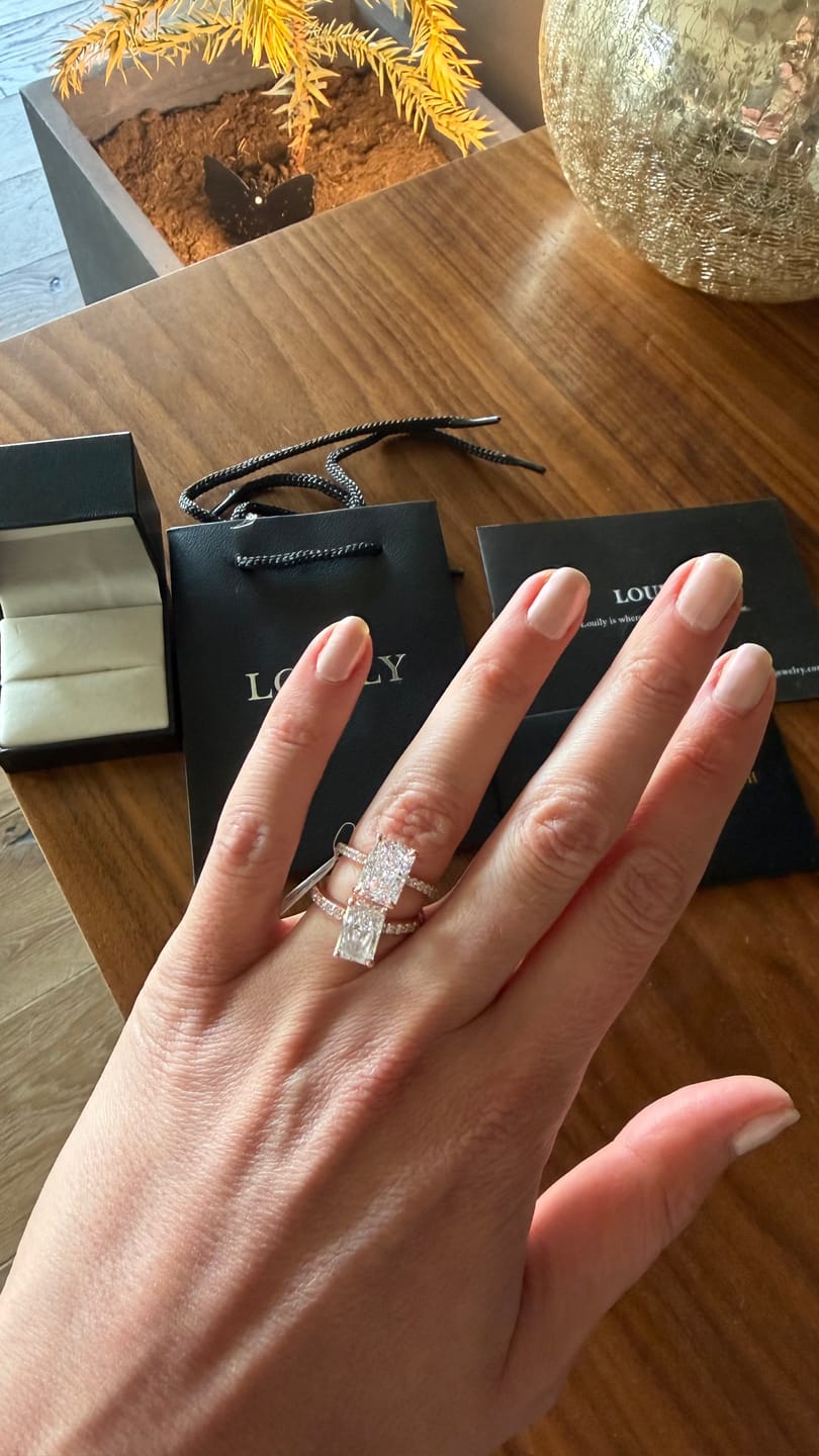 Customer photo review of S925 2.0Ct~7.0Ct Elegant Radiant Cut Engagement Ring In Sterling Silver Everyday Wearable Ring For Women