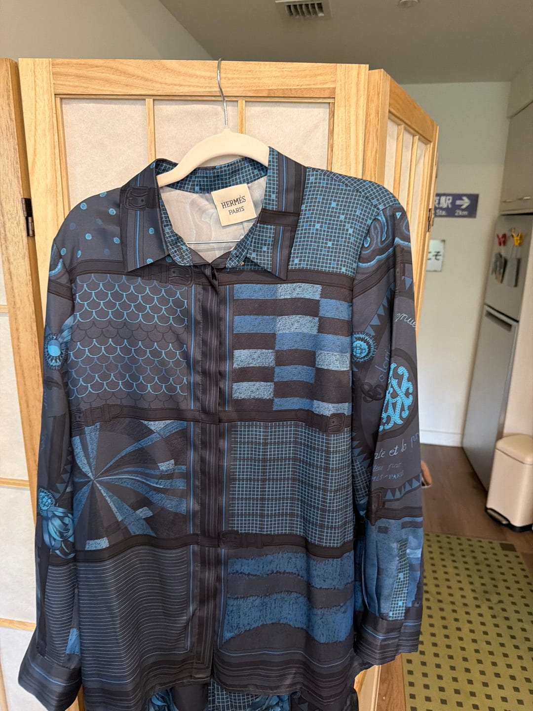 Customer photo review of Hermes 26 Printed Long-Sleeve Shirt Blue in Mulberry Silk 137394