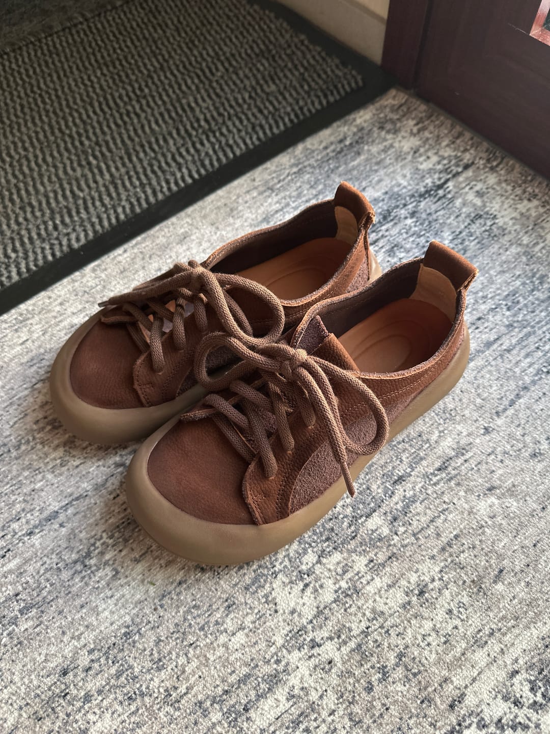 Customer photo review of Women Vintage Spring Genuine Leather Strap Flat Shoes