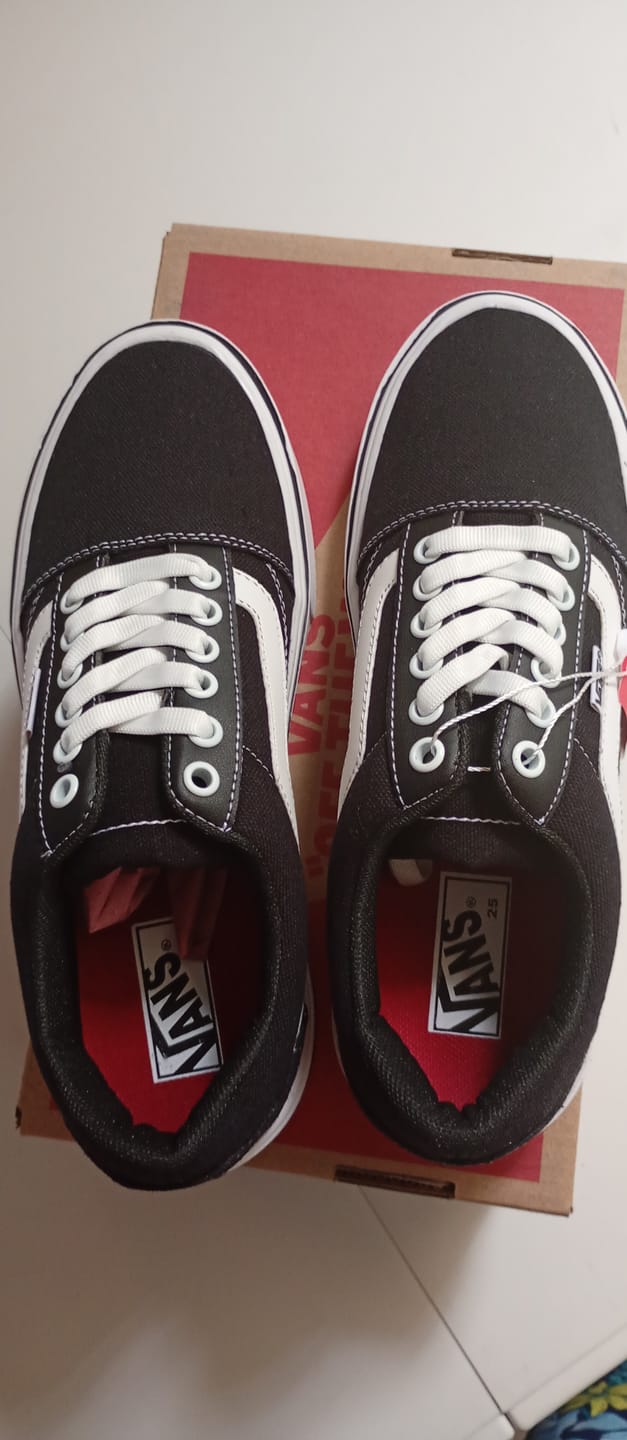 Customer photo review of Tenis 175 Choclo Negro Blanco