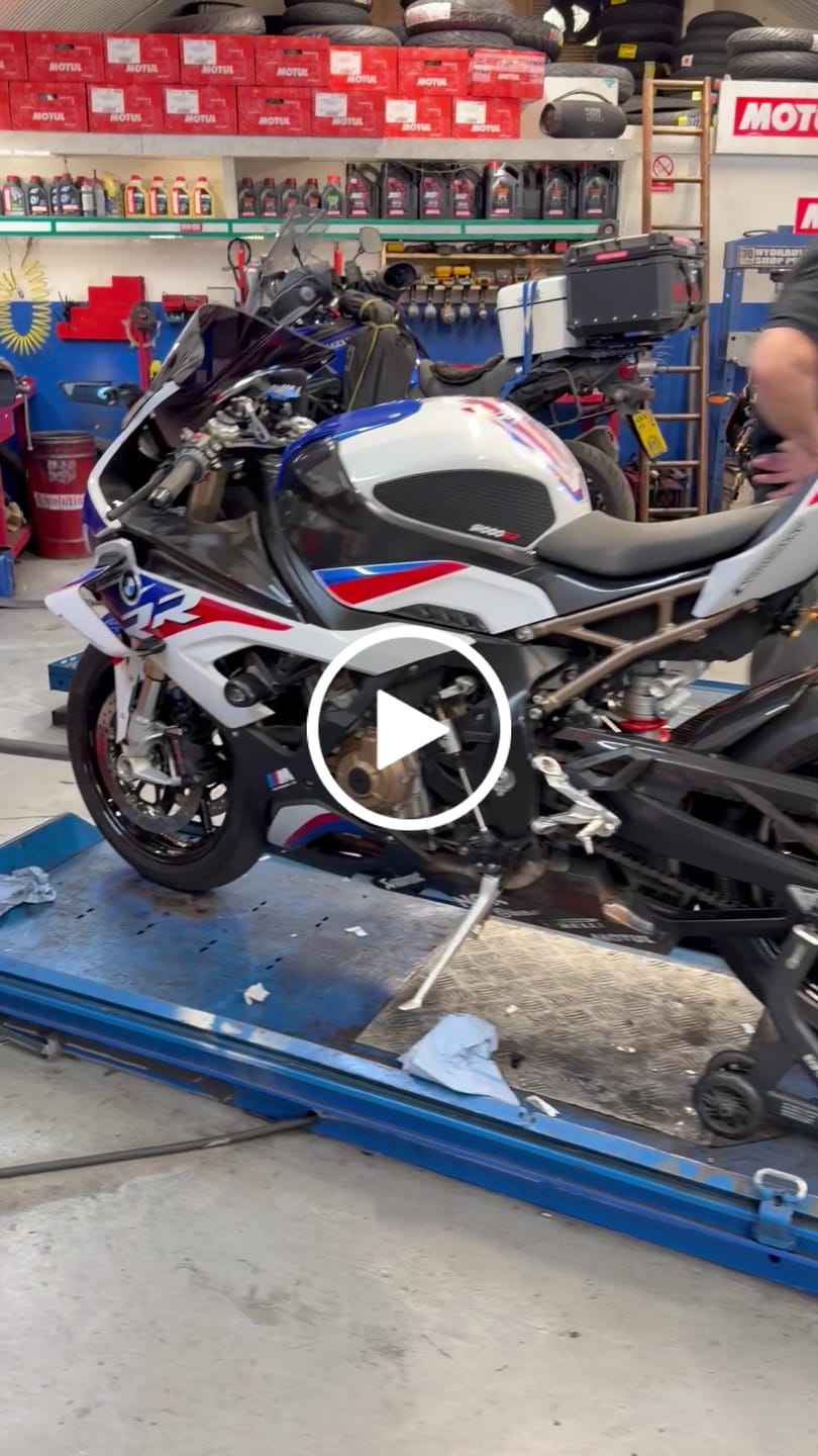 Customer video review of BMW S1000RR Integrated Rear Light
