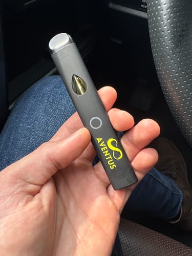 Customer photo review of Disposable Vape 2G Delta 9 Green Crack Indica