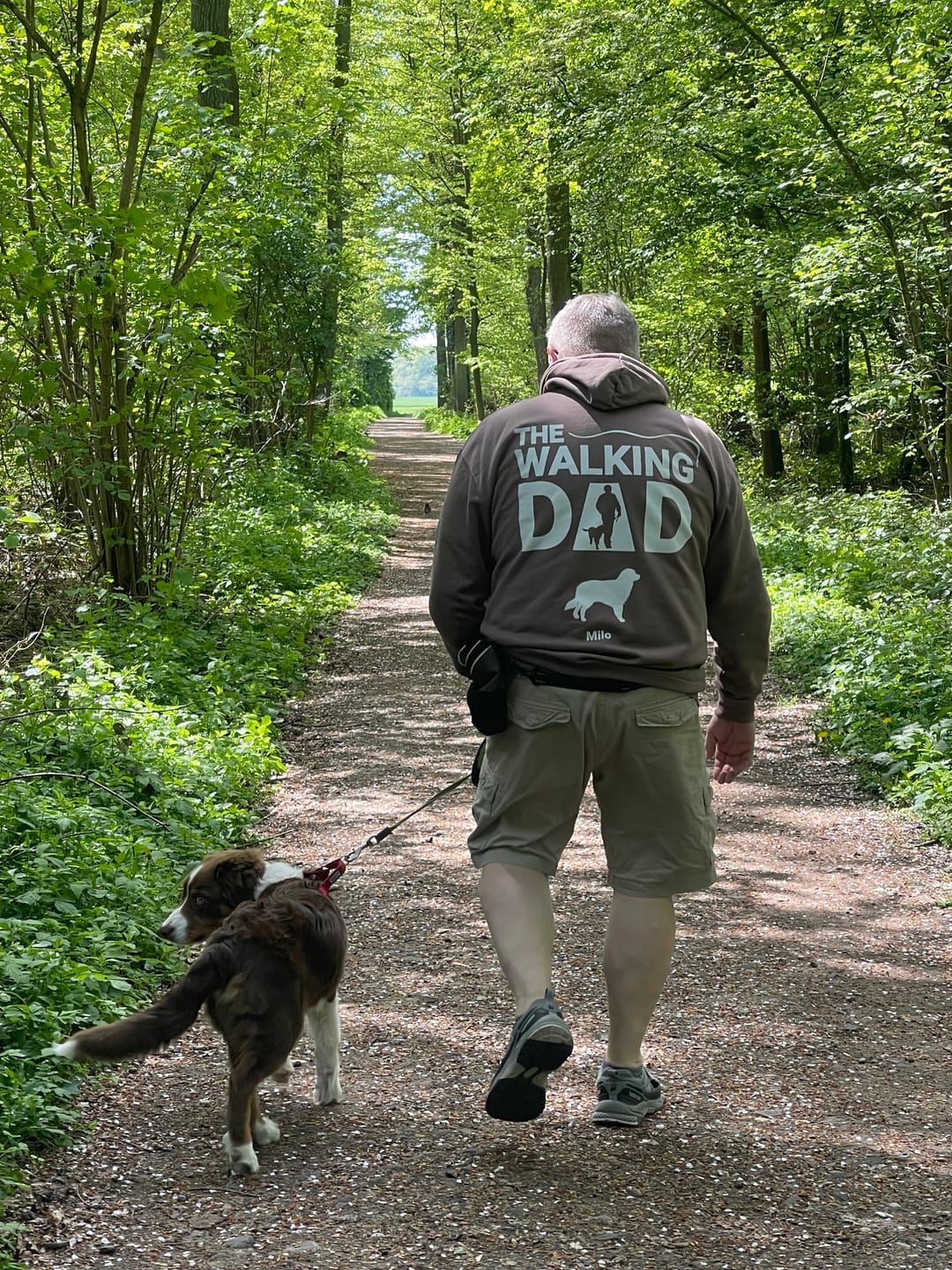 Customer photo review of Personalisierter Hoodie - The Walking Dad