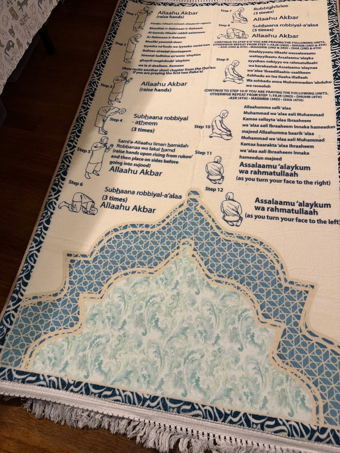 Customer photo review of Step-by-Step Phonetic Salah Padded Prayer Mat