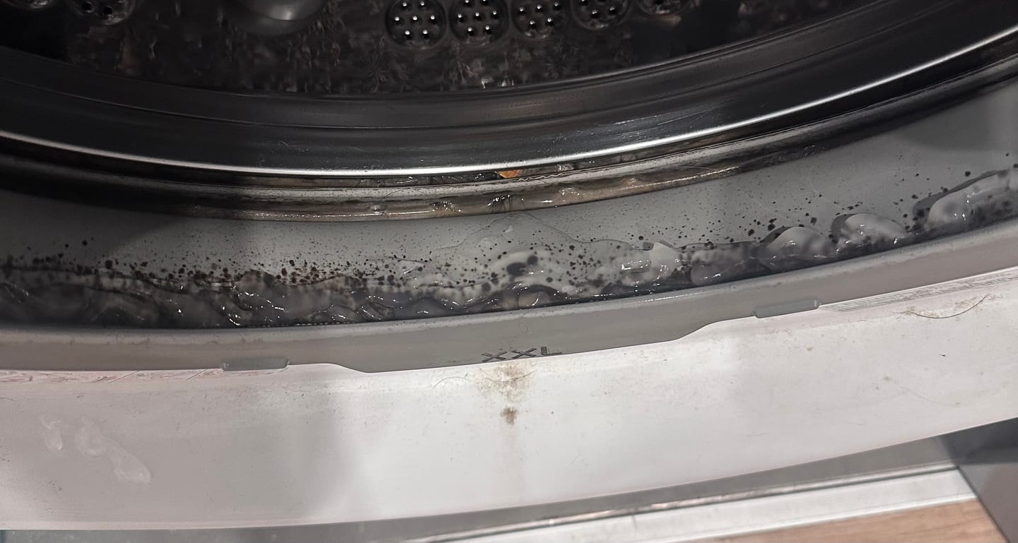 Customer photo review of GLASSGUARD® Miracle Mould Removal Gel