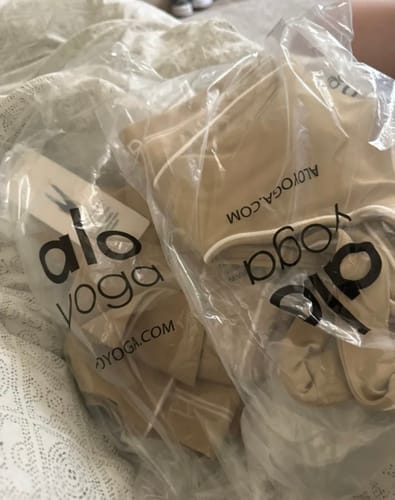 Customer photo review of Beige & White throb Set