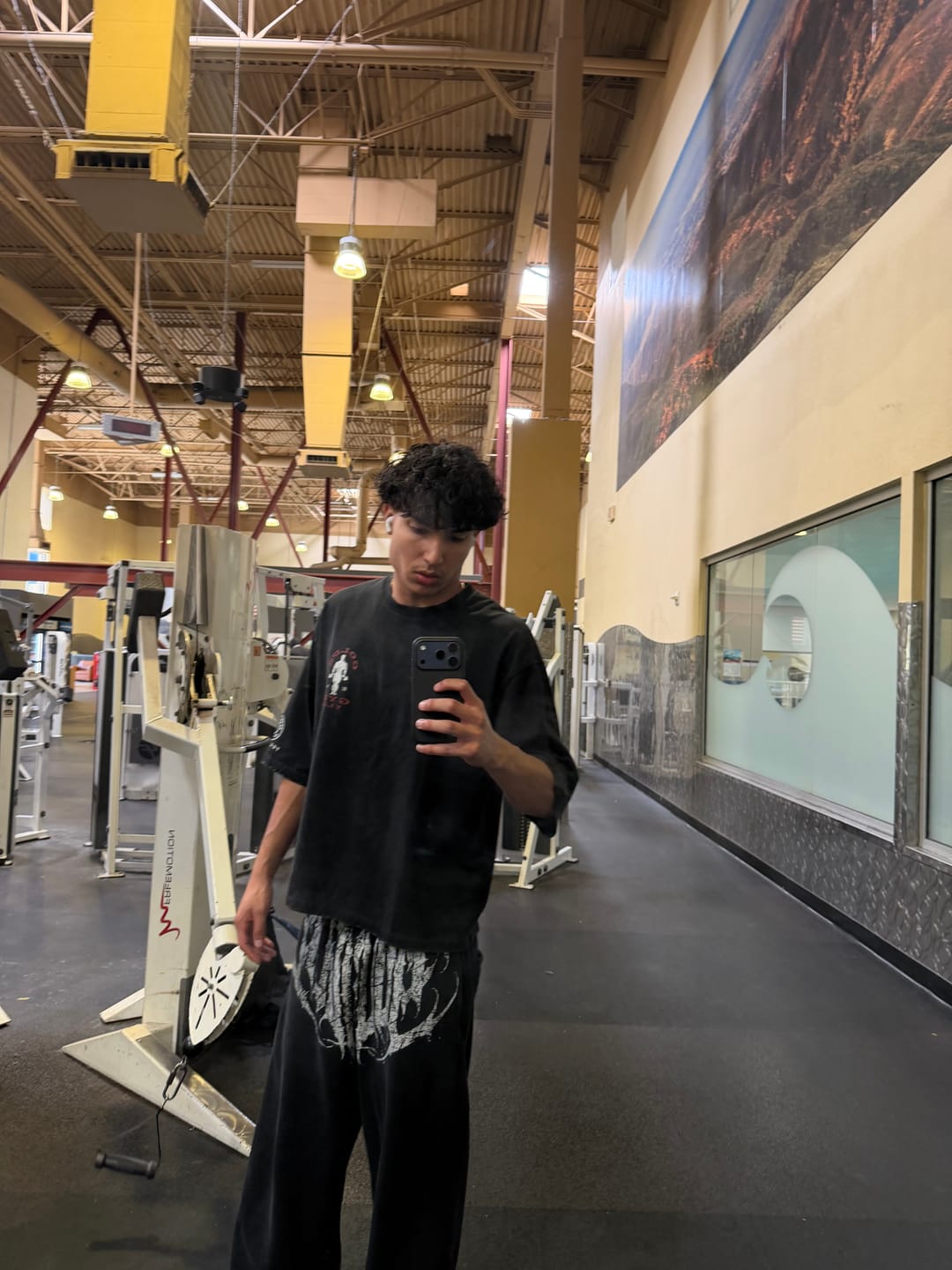 Customer photo review of 4002 - Golds Gym New Age Tees