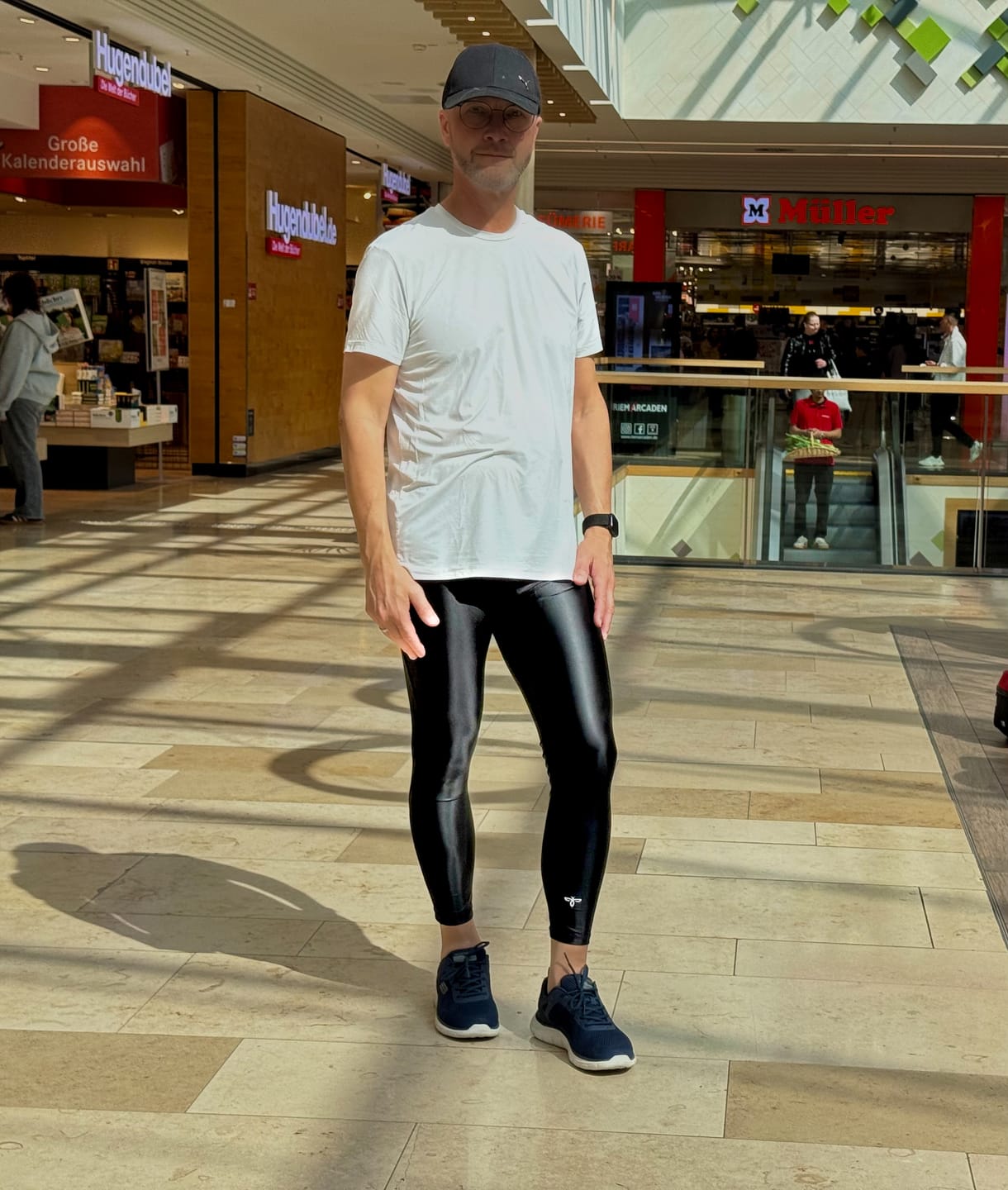 Customer photo review of Elegant Leggings shine men