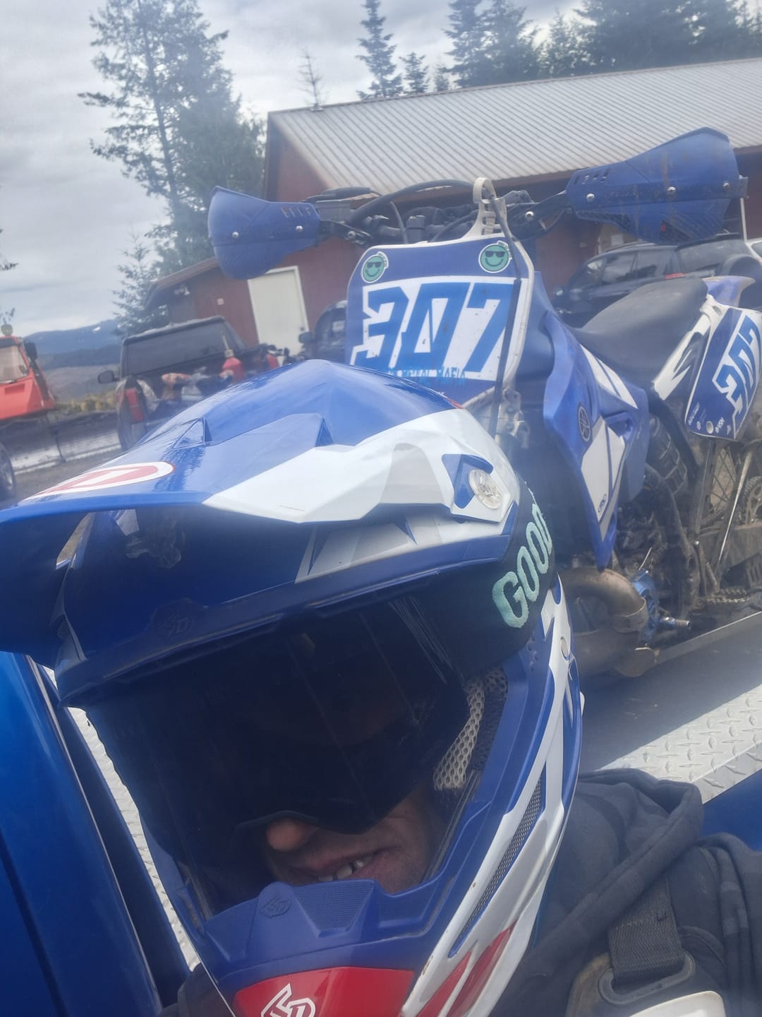 Customer photo review of The Valorie Moto/MTB Goggle - Photochromic Black Lens