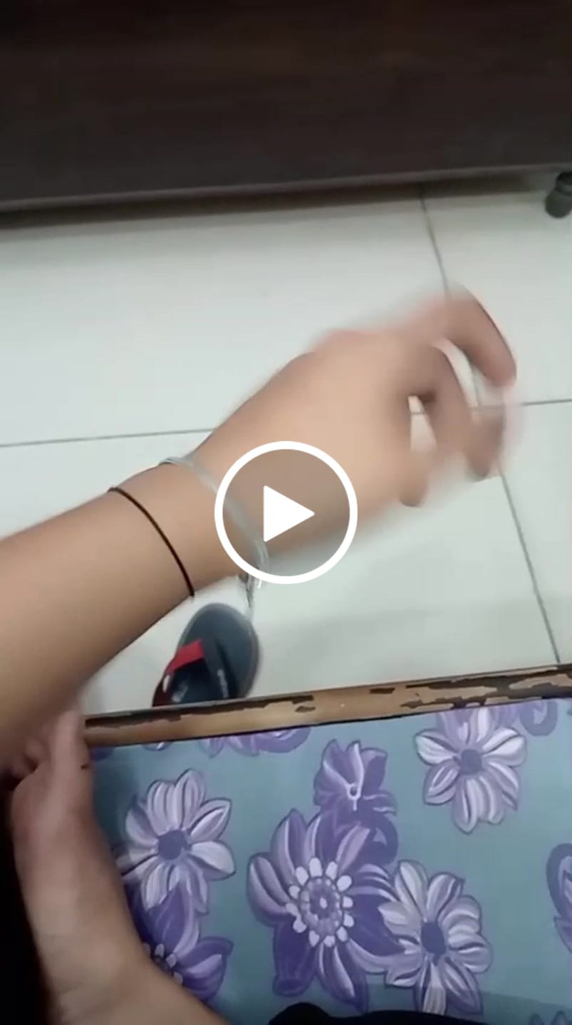 Customer video review of Silver Herringbone Chain Bracelet
