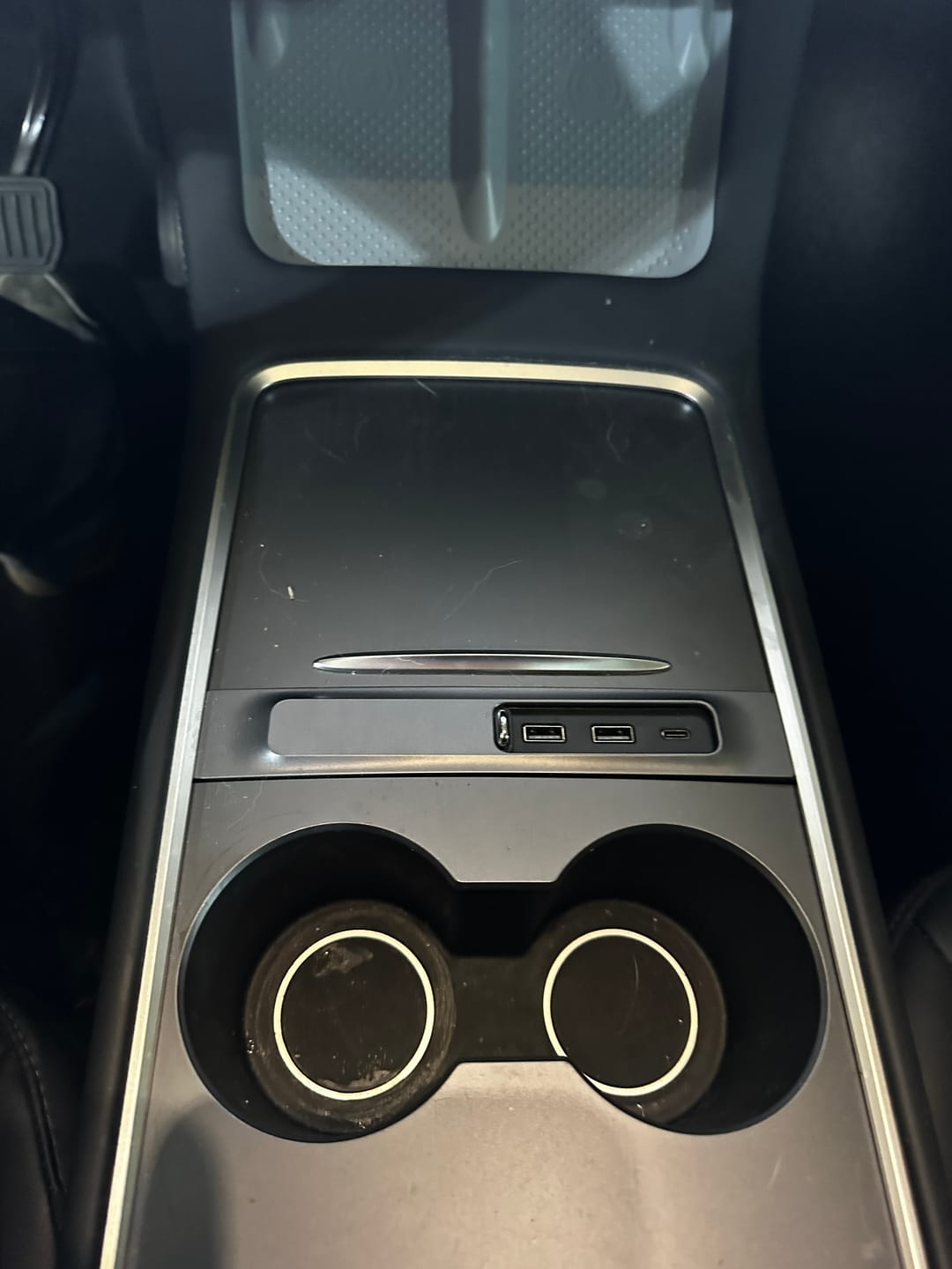 Customer photo review of Model 3/Y Center Console USB Hub (Gen. 2) (2021-2023)