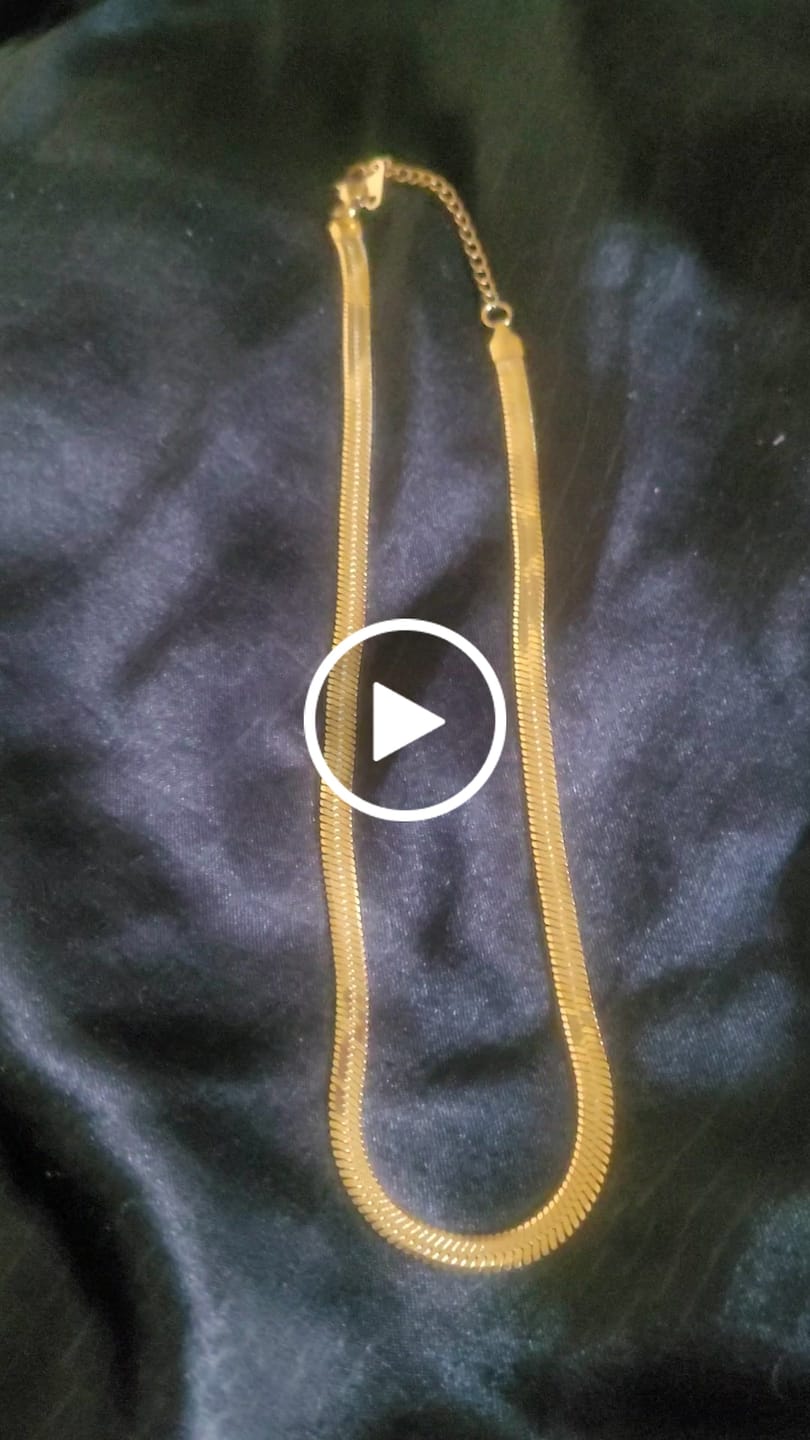 Customer video review of Chelsea Herringbone Necklace (Bundle)