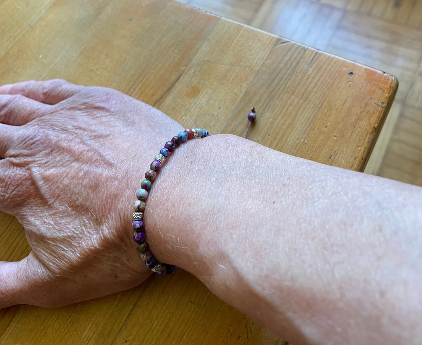 Customer photo review of Tibetisches Energie Armband - Violetter Jaspis