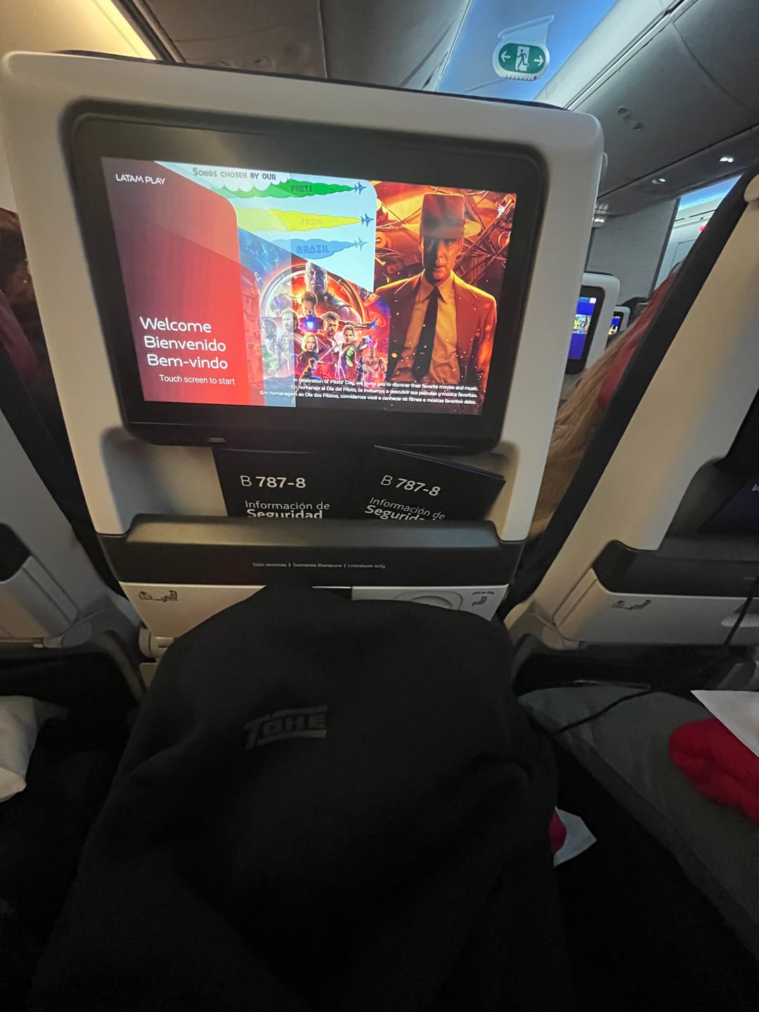 Customer photo review of Poleron Hombre Hoodie Negro