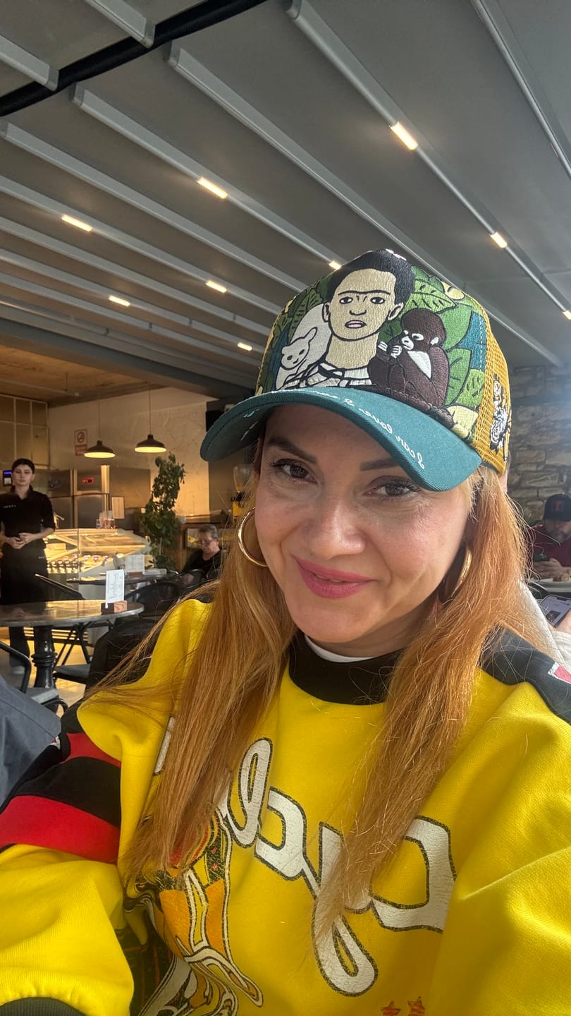 Customer photo review of Trucker Hat - Art Collection - Frida - Yeşil