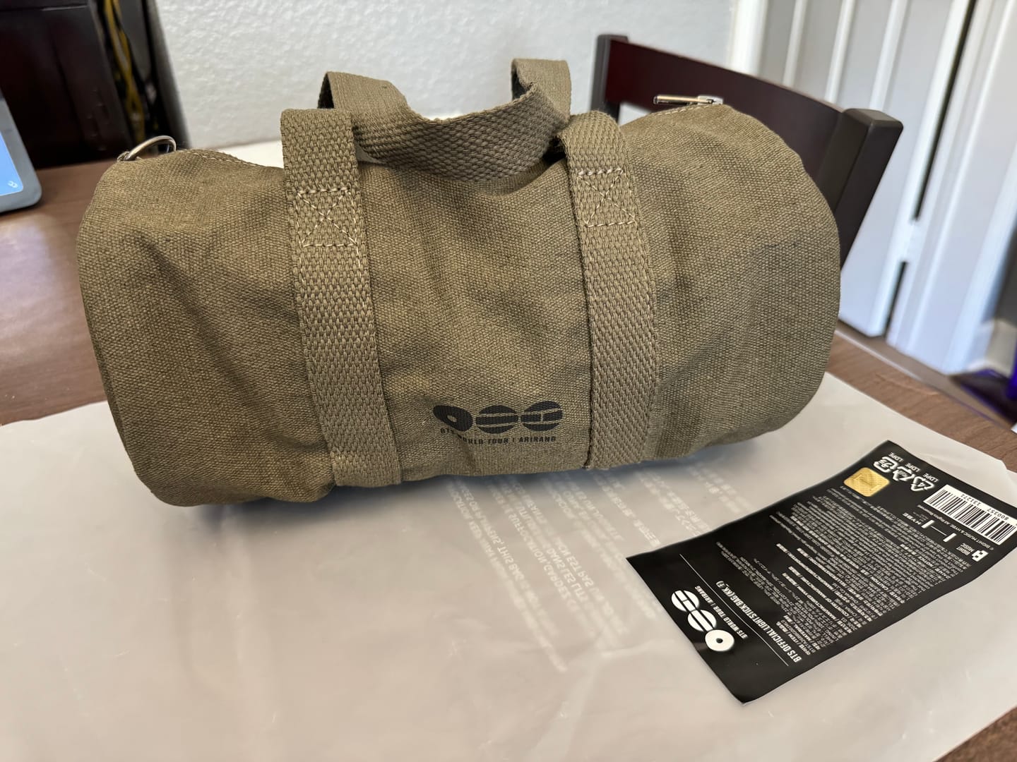 Customer photo review of BTS - ARIRANG WORLD TOUR OFFICIAL MD OFFICIAL LIGHT STICK BAG