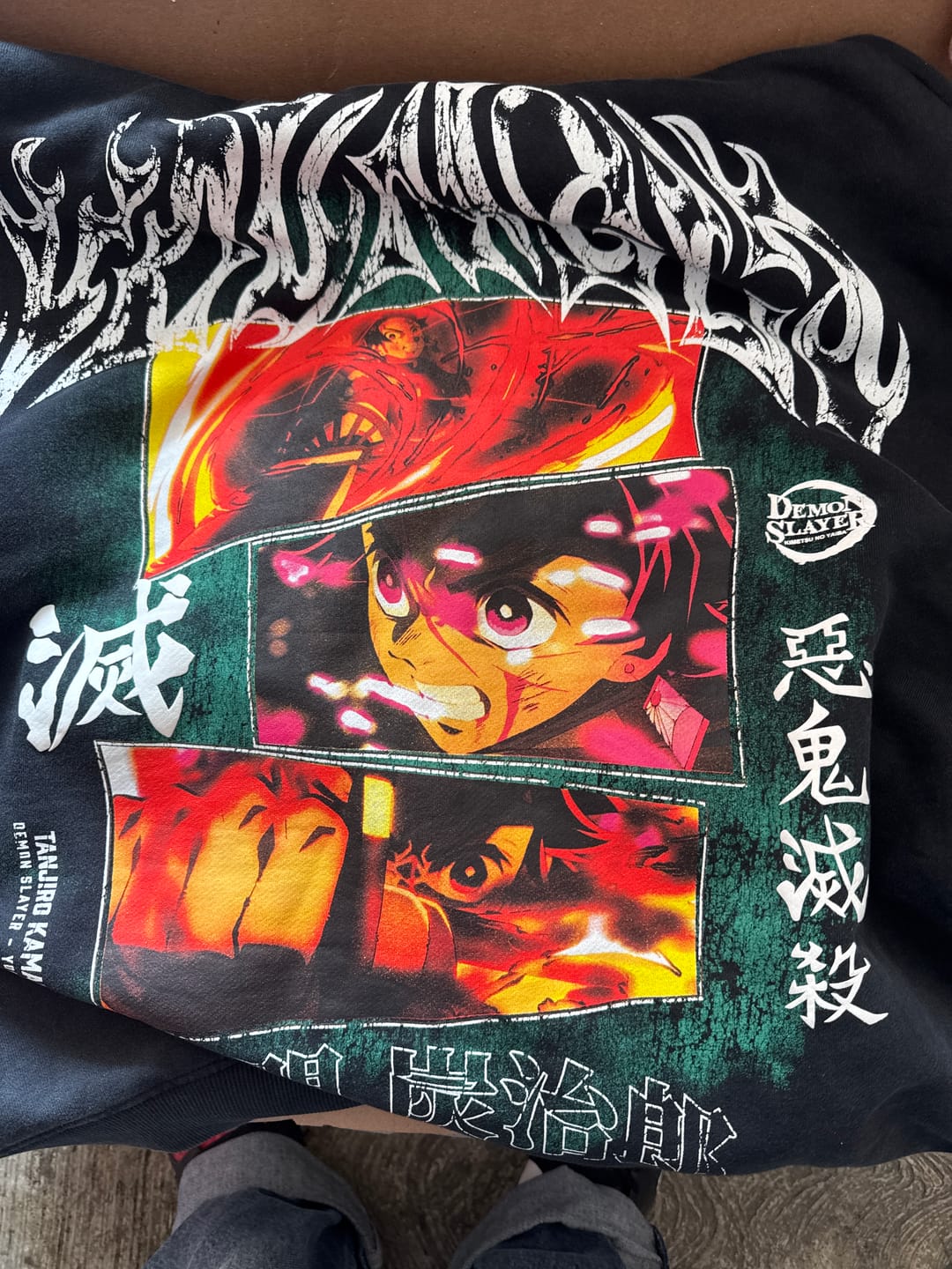 Customer photo review of 5068 - Demon Slayer: Kimetsu no Yaiba - Hoodies