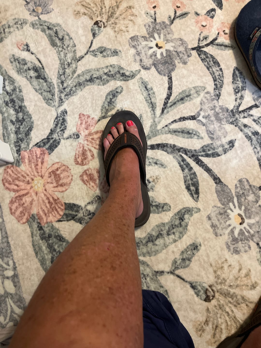 Customer photo review of Ramble Lite - Wide Toe Slippers