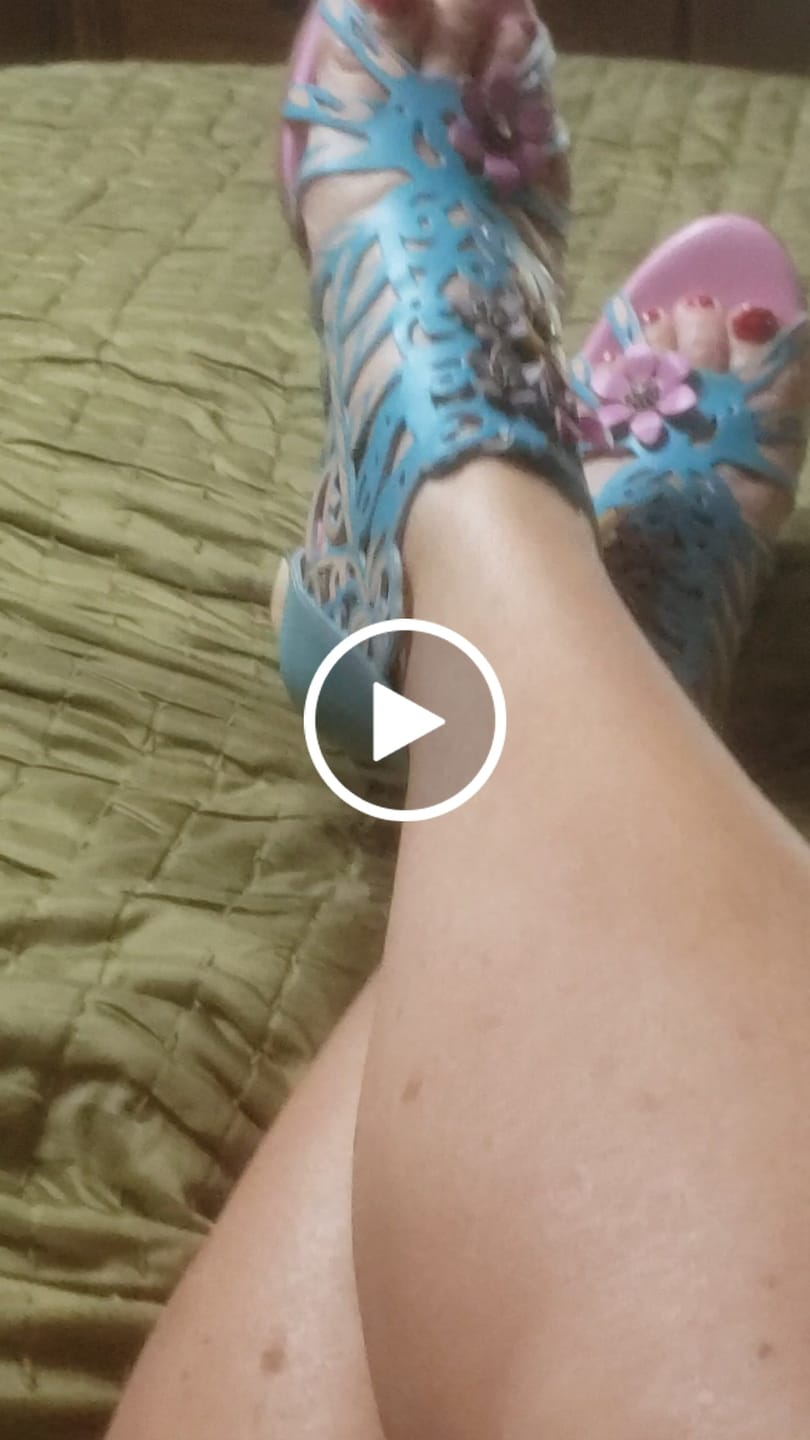 Customer video review of Blooming Vine Romantic Cutout Sandals