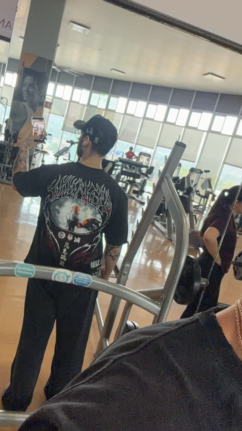 Customer photo review of 4297 - Demon Slayer: Kimetsu no Yaiba - Anime Tees