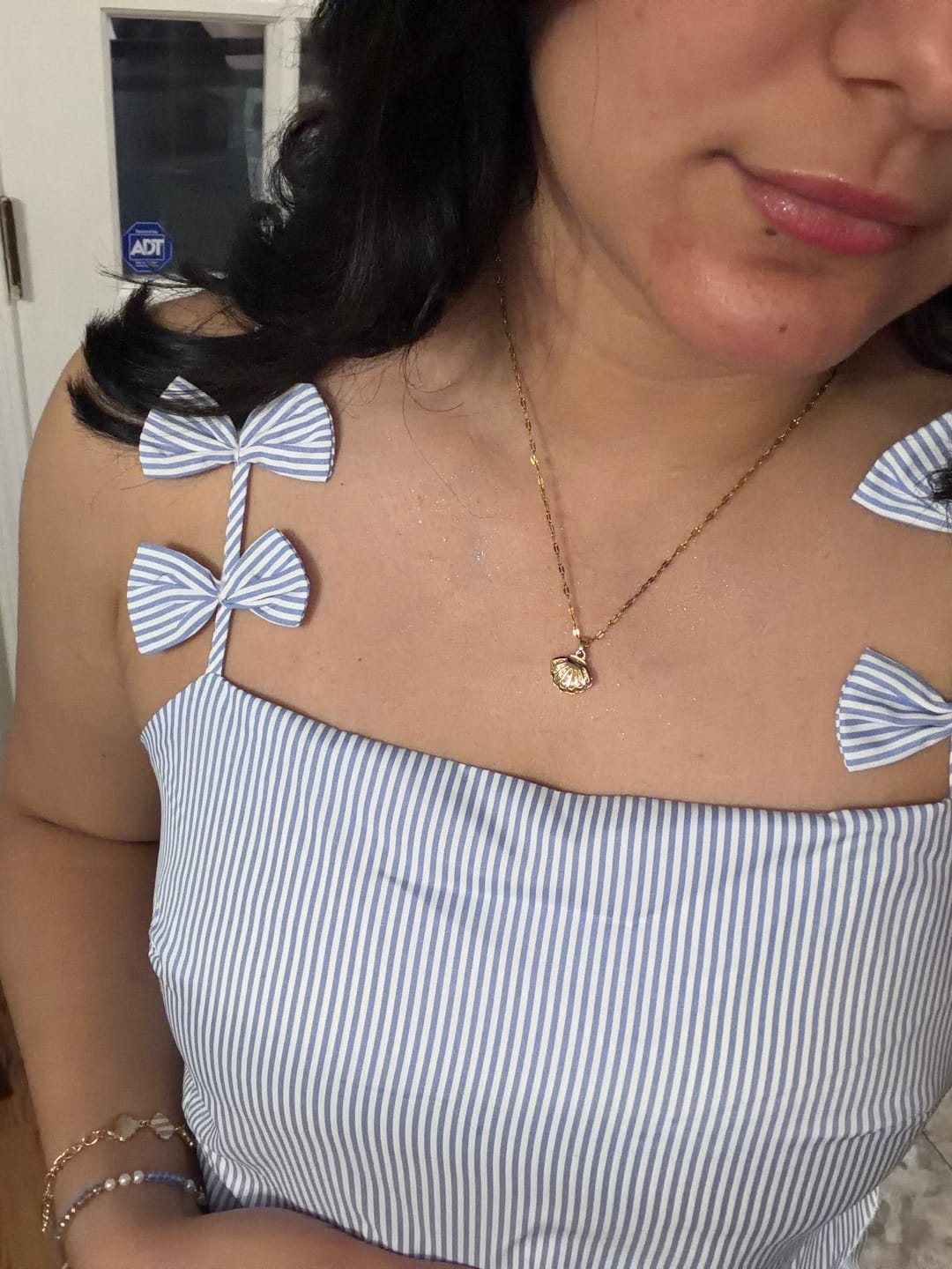 Customer photo review of Waikiki Shell Necklace (Bundle)