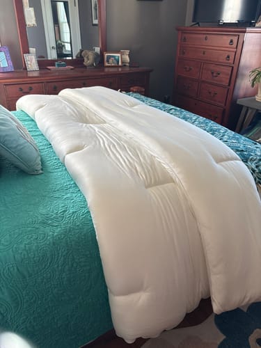 Customer photo review of MarshMellow Comforter