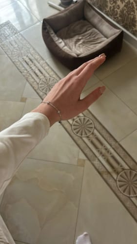 Customer photo review of Chloe Cluster Clover Bracelet