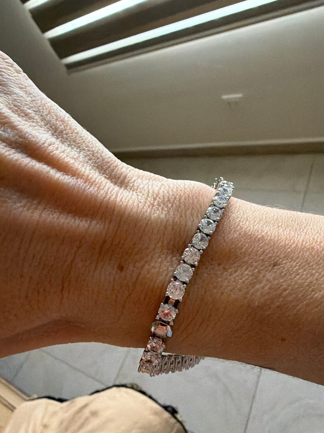 Customer photo review of PULSERA SWAROVSKI MATRIX TENIS CRISTALES + KIT DE REGALO