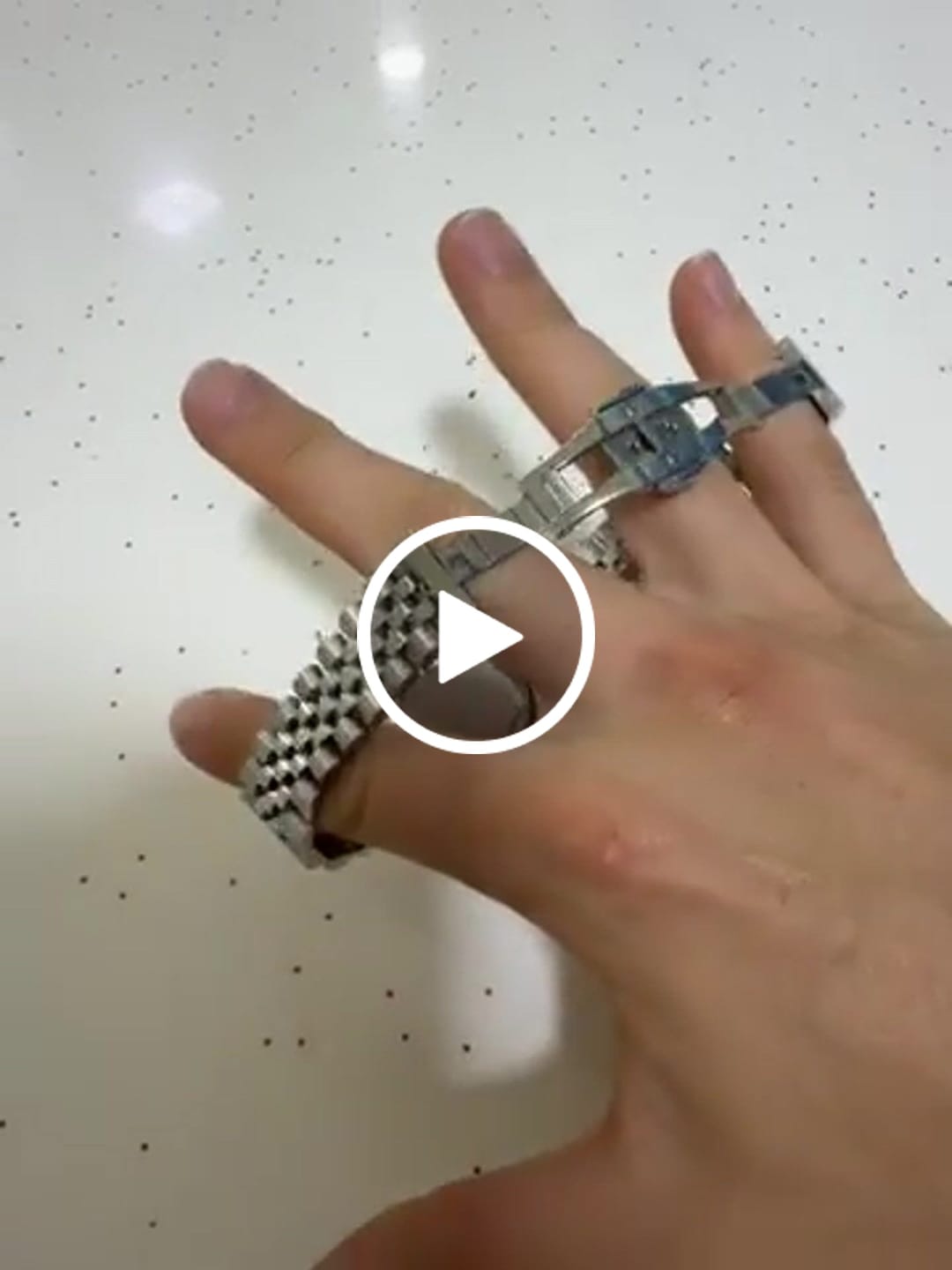 Customer video review of EONDATE MAXI CLASSIC WATCH
