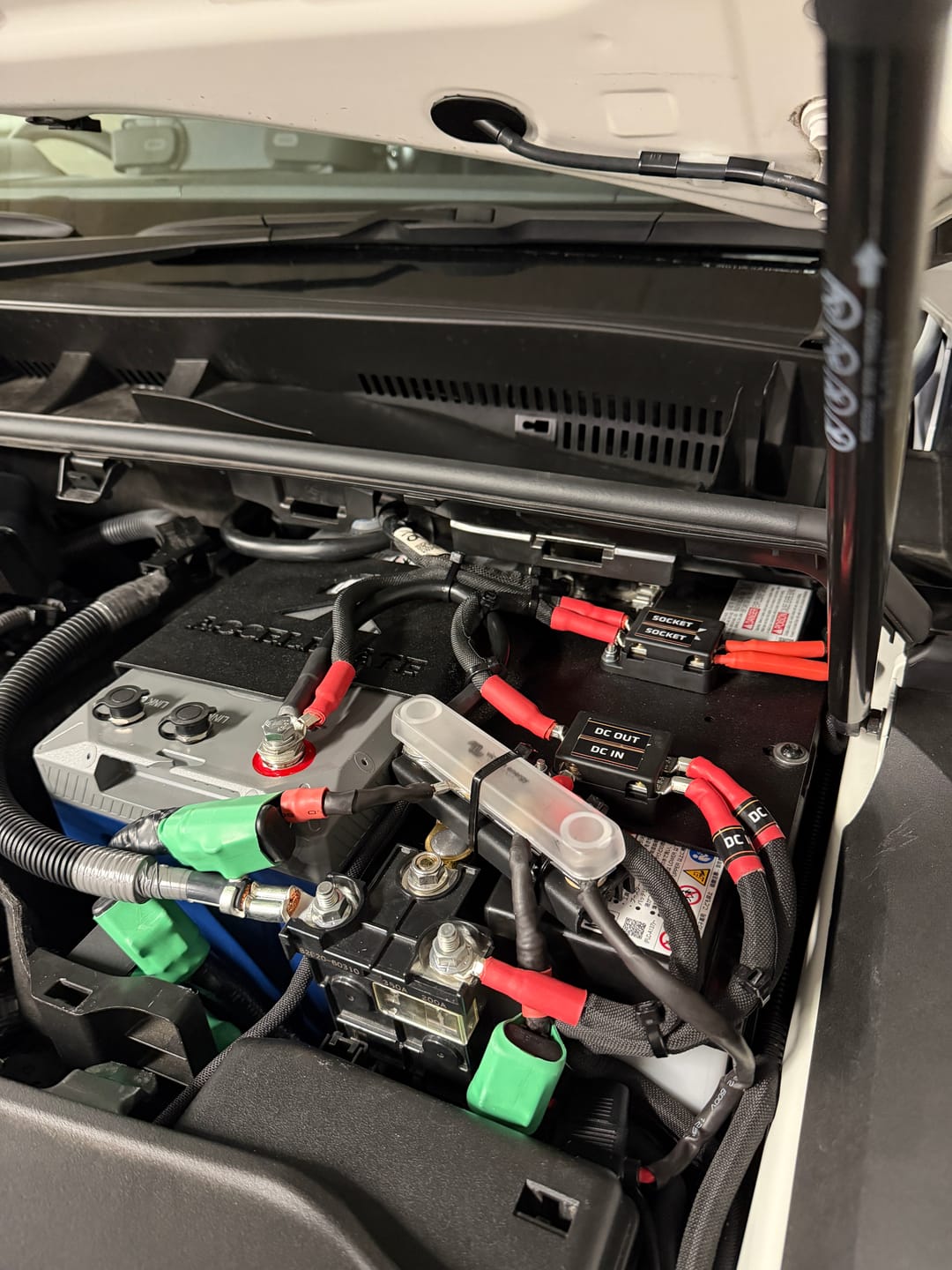 Customer photo review of Dual Battery - 300 Series LandCruiser - Under Bonnet - With Jumpstart Feature
